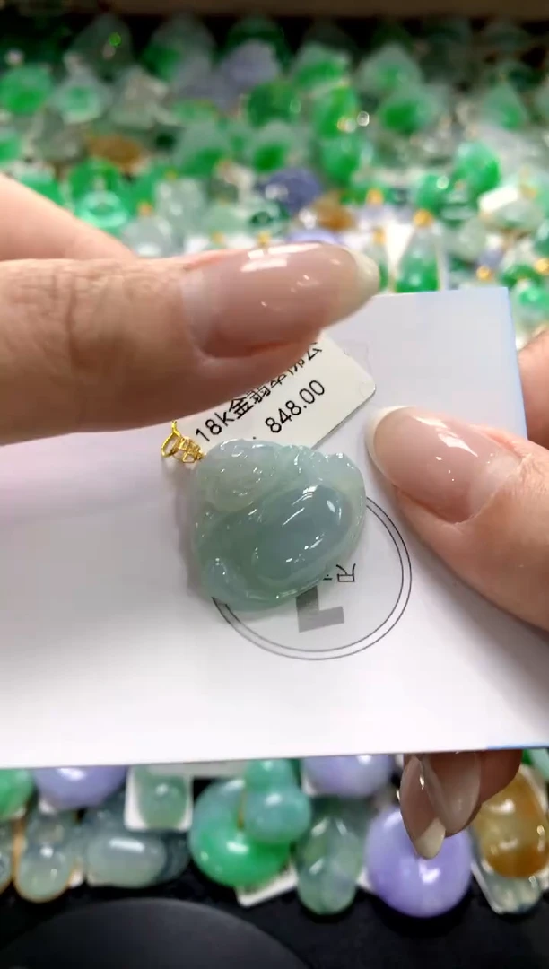 翡翠18K金镶嵌颈饰1111111111111111