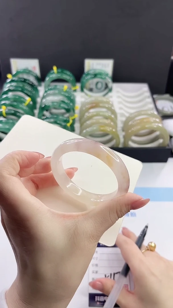 未镶嵌手镯石英质玉多样性发货V117