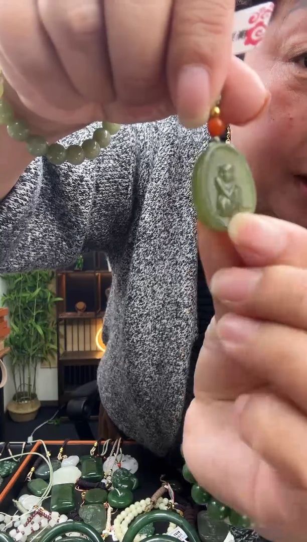 颈饰未镶嵌和田玉1222  猴