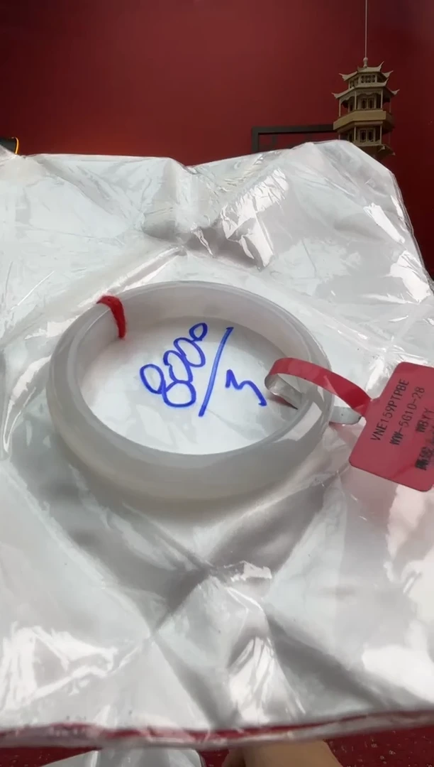 未镶嵌手镯翡翠K****g翡翠手镯1