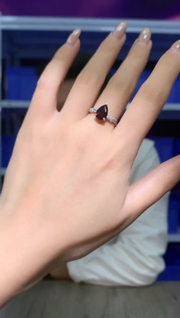银S925镶嵌戒指石榴石【宝石世家严选】