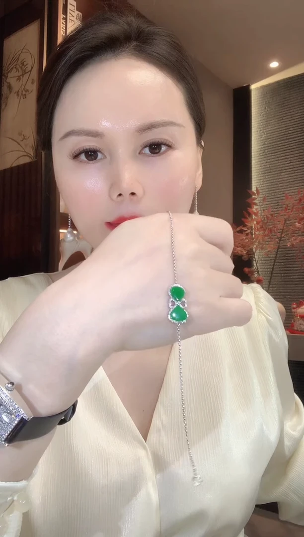18K金镶嵌手链翡翠A9