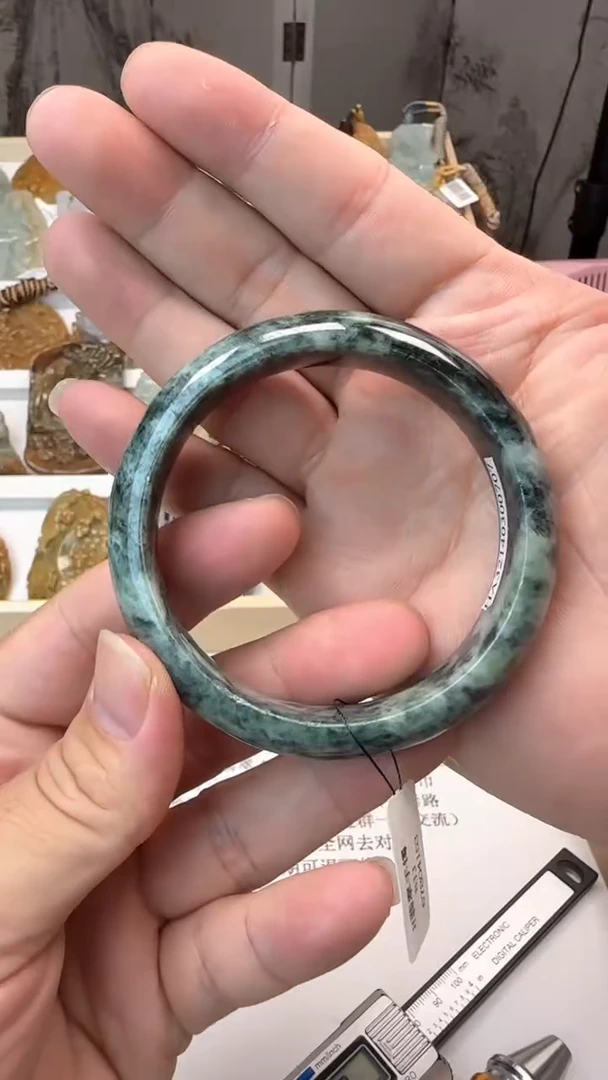 未镶嵌手镯翡翠芊*缅甸翡翠手镯