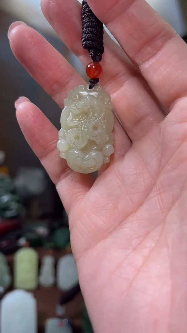 颈饰未镶嵌和田玉`