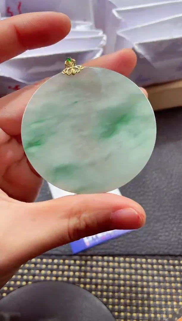 18K金镶嵌挂件翡翠1118888