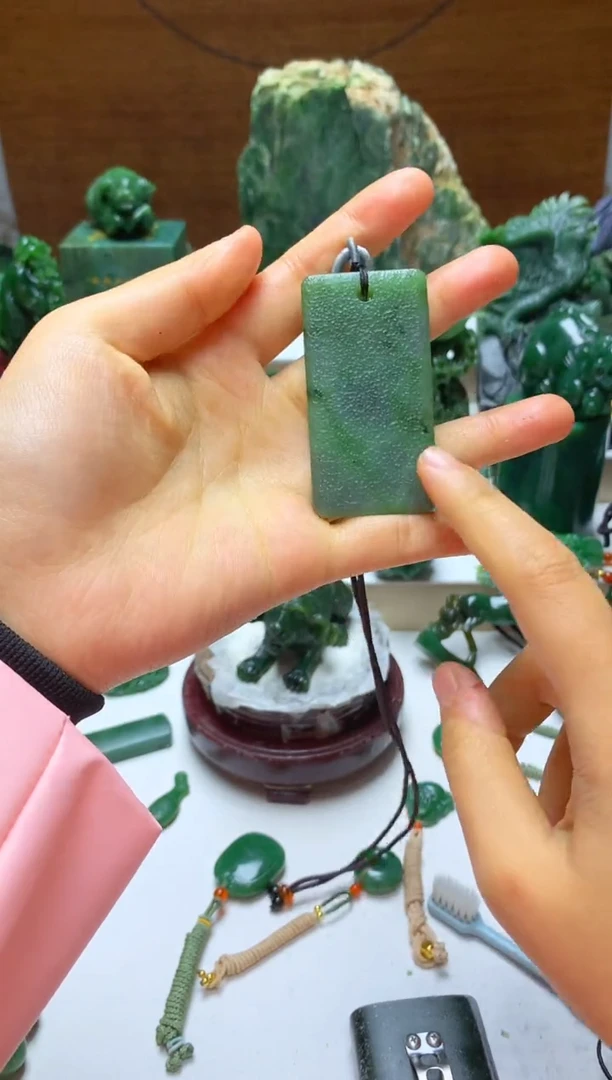 未镶嵌和田玉摆件1