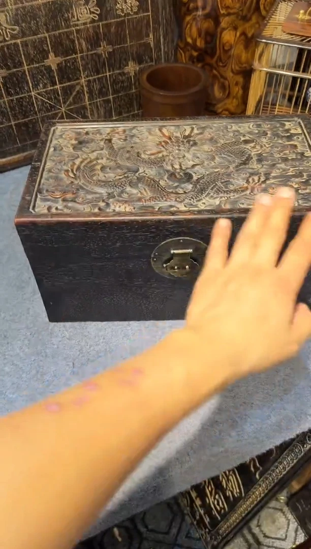 贡木紫檀龙箱111111111111111