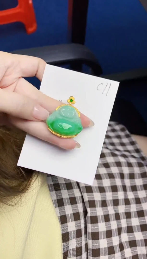 翡翠18K金镶嵌颈饰天然缅甸A货翡翠