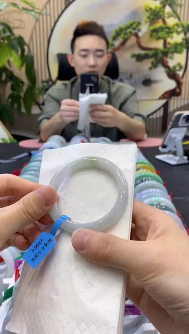 翡翠手镯未镶嵌2311