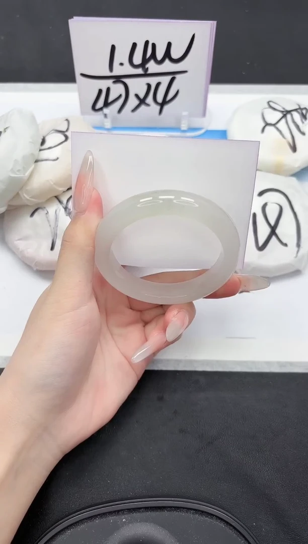 未镶嵌手镯石英质玉147-54.2