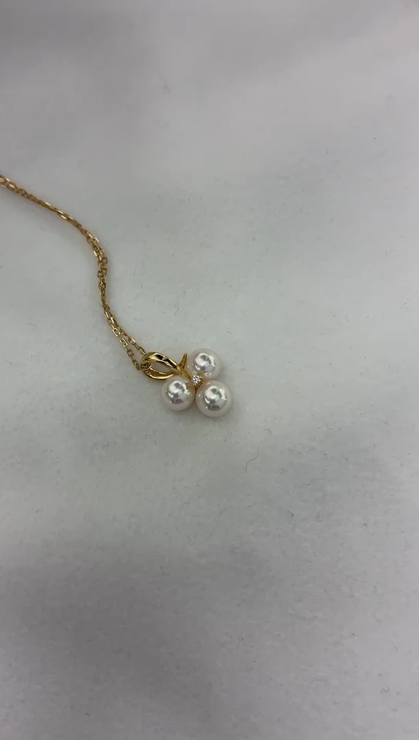 颈饰18K金镶嵌海水珍珠小葡萄吊坠6-7（赠送银链子