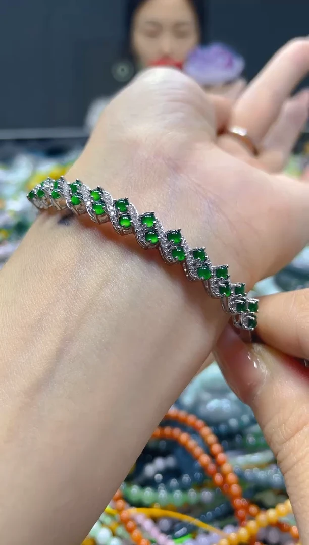 颈饰未镶嵌翡翠/M/翡翠A货，一件也是批发价