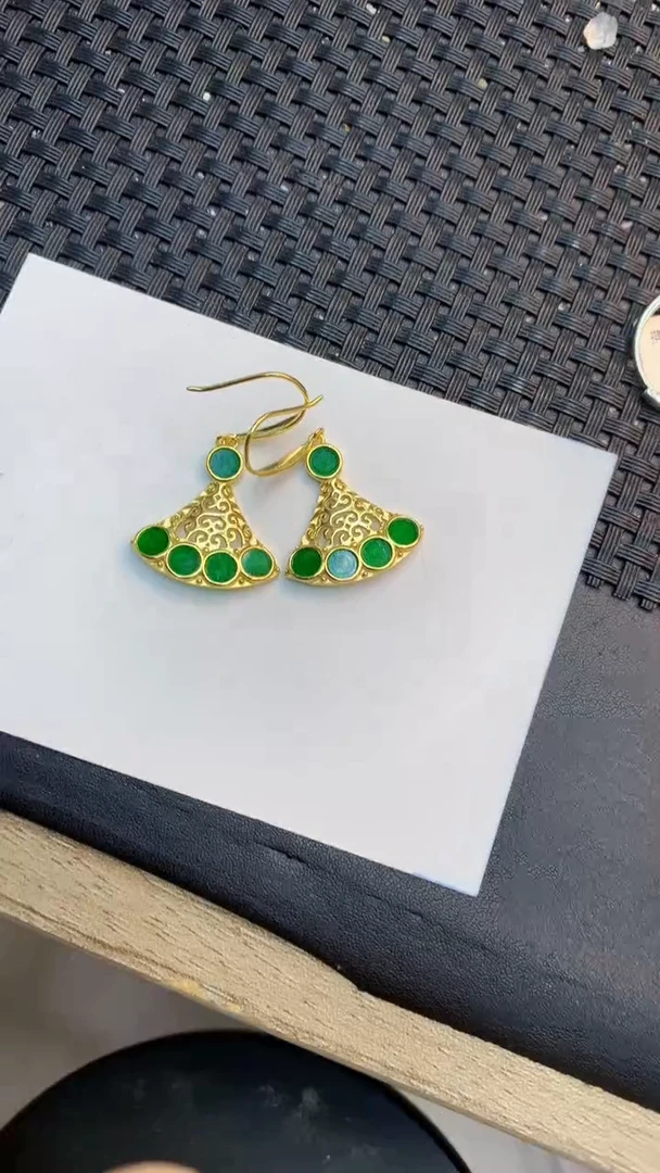 颈饰未镶嵌翡翠1