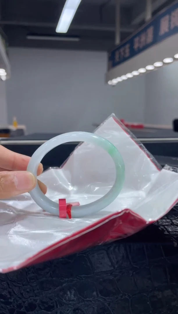 未镶嵌手镯（贵妃镯）翡翠1 5758