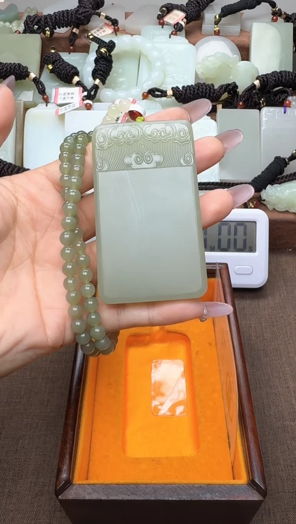 颈饰未镶嵌和田玉1