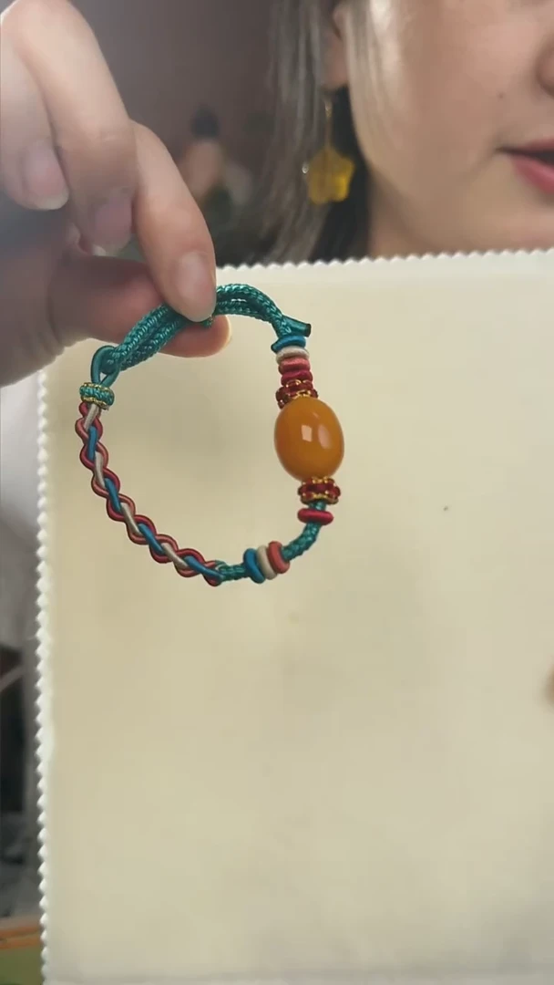 【闪购商品】蜜蜡吊坠(不含链)未镶嵌天然蜜蜡吊坠送编绳