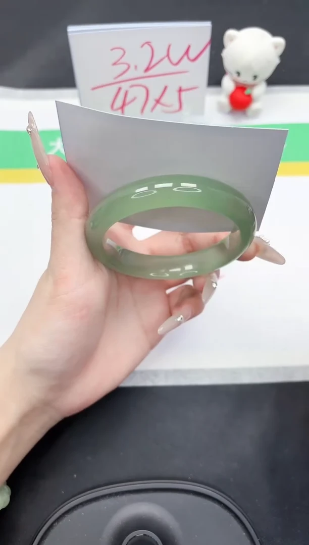 【闪购商品】石英质玉手镯未镶嵌180-58.2