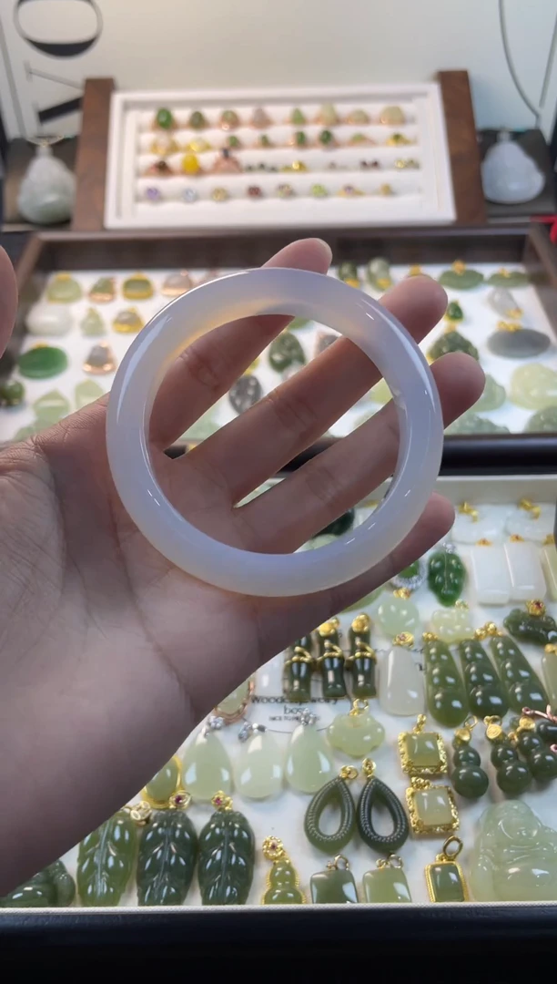 手镯玛瑙/玉髓未镶嵌1