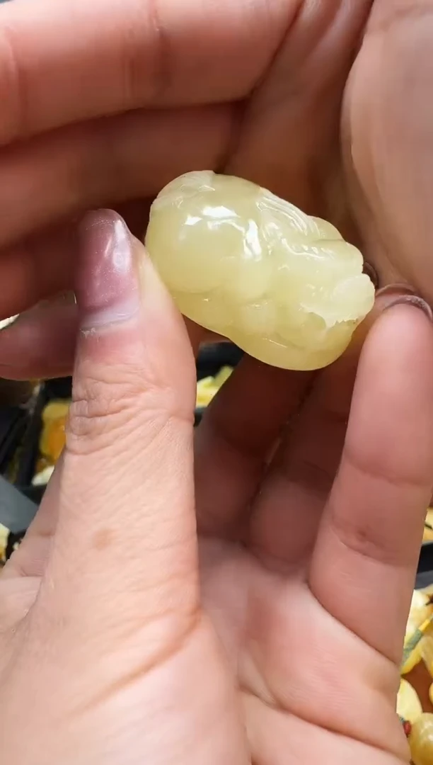 【闪购商品】琥珀裸石未镶嵌挂坠