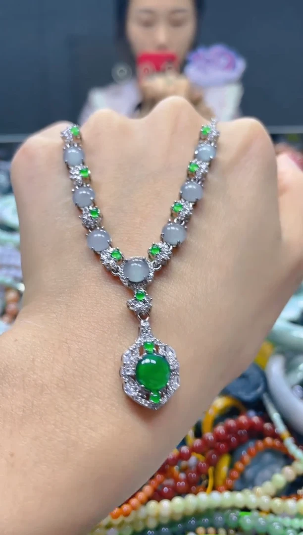 颈饰未镶嵌翡翠8MM/X/翡翠A货，一件也是批发价