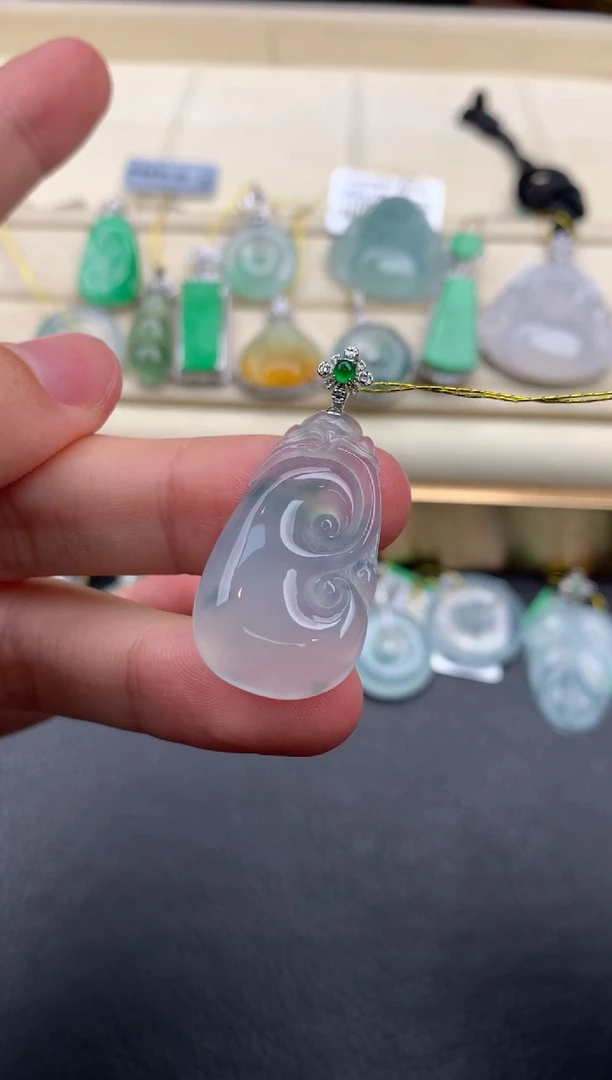 翡翠18K金镶嵌颈饰A789