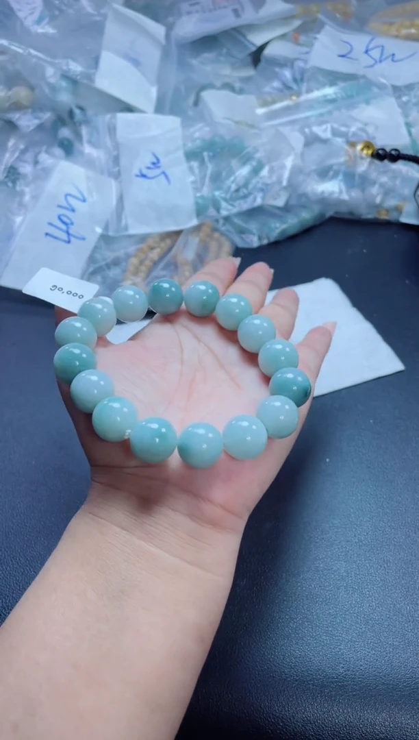 定制翡翠未镶嵌珠串