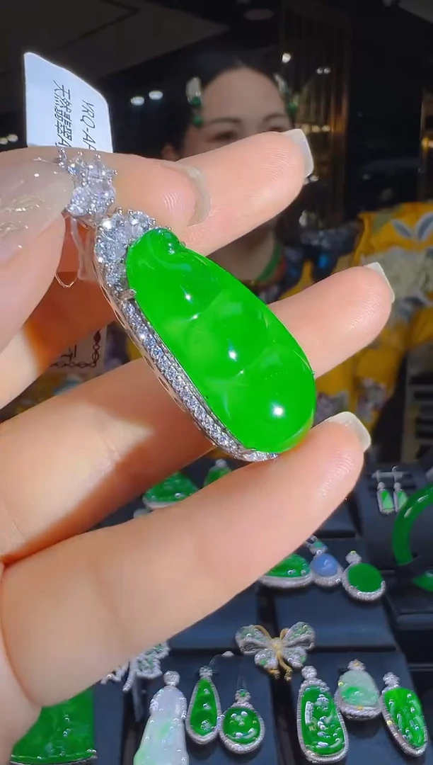 吊坠(赠链)银S925镶嵌翡翠007（多样性发其一）