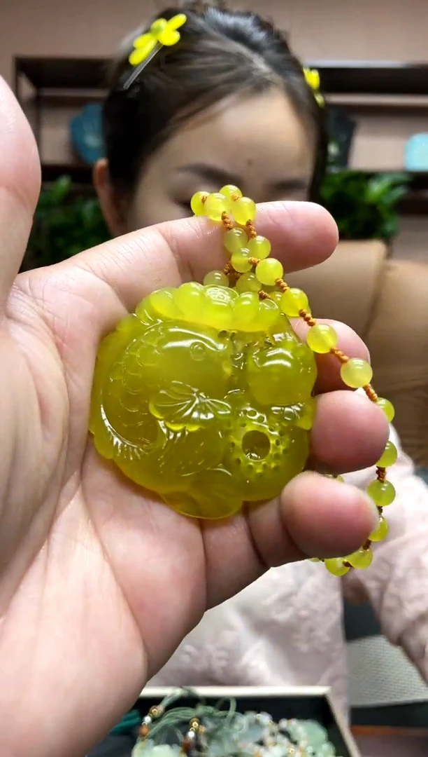 岫玉未镶嵌吊坠·全珠链