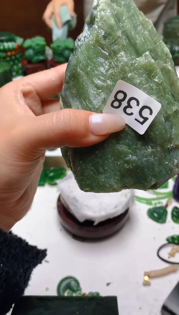 未镶嵌和田玉（碧玉）珠宝半成品0