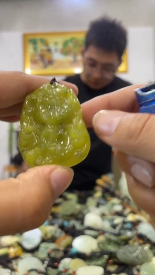 未镶嵌岫玉吊坠
