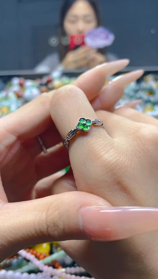 颈饰未镶嵌翡翠/R/翡翠A货，一件也是批发价