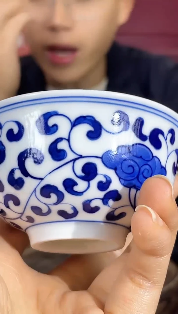 瓷016函夏非遗青花缠枝祥云主人杯