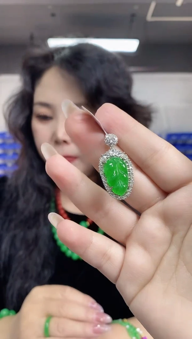 【闪购商品】翡翠未镶嵌吊坠(不含链)多样性发其一颜色微差