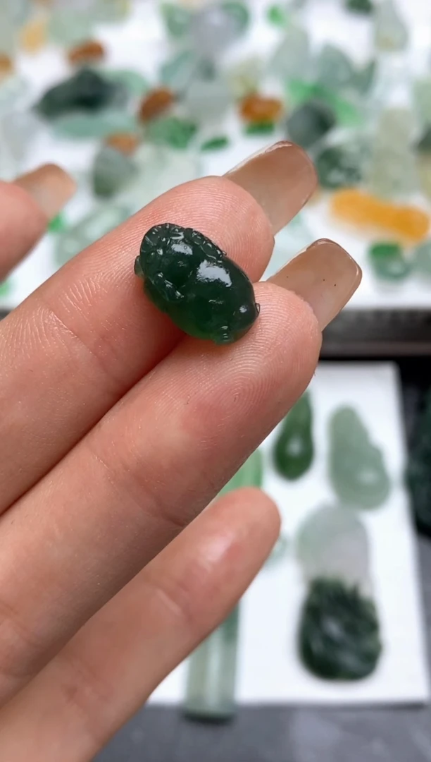 定制翡翠未镶嵌翡翠毛货~