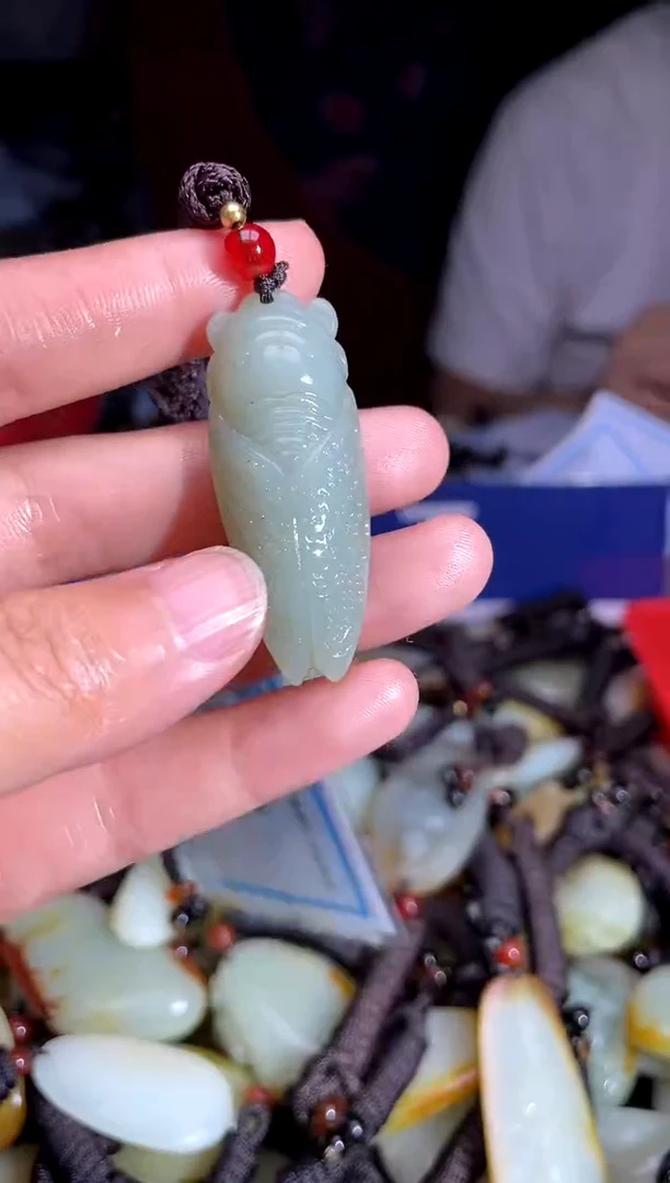 和田玉未镶嵌颈饰1