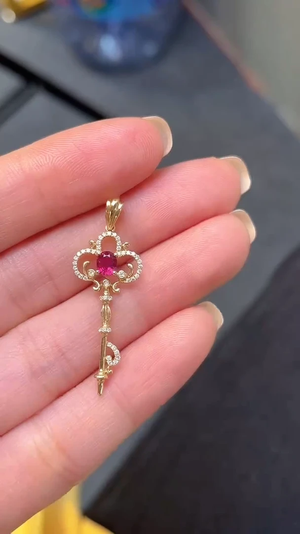 吊坠(不含链)18K金镶嵌红宝石主石：0.35ct