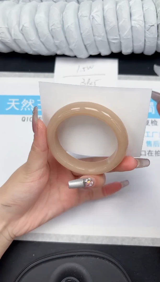 【闪购商品】石英质玉手镯未镶嵌184-56