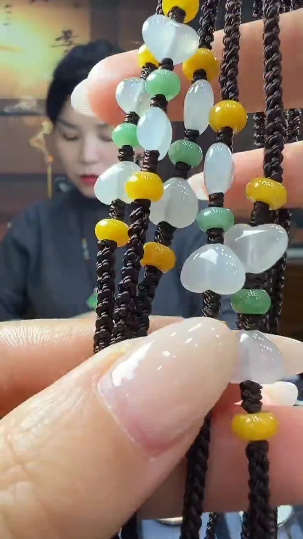 未镶嵌挂件翡翠爱心美背（多样性发其一）