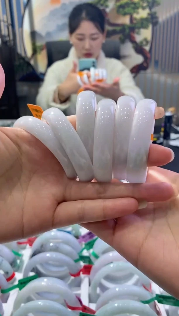 【闪购商品】翡翠手镯未镶嵌00008449