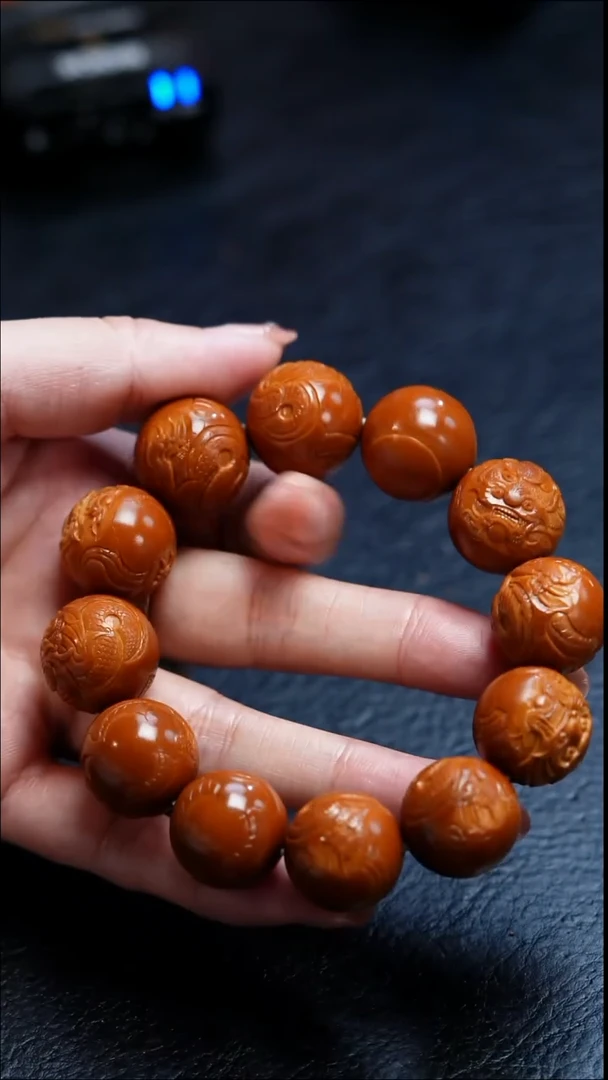 吊坠橄榄核呱**画苏工橄榄核