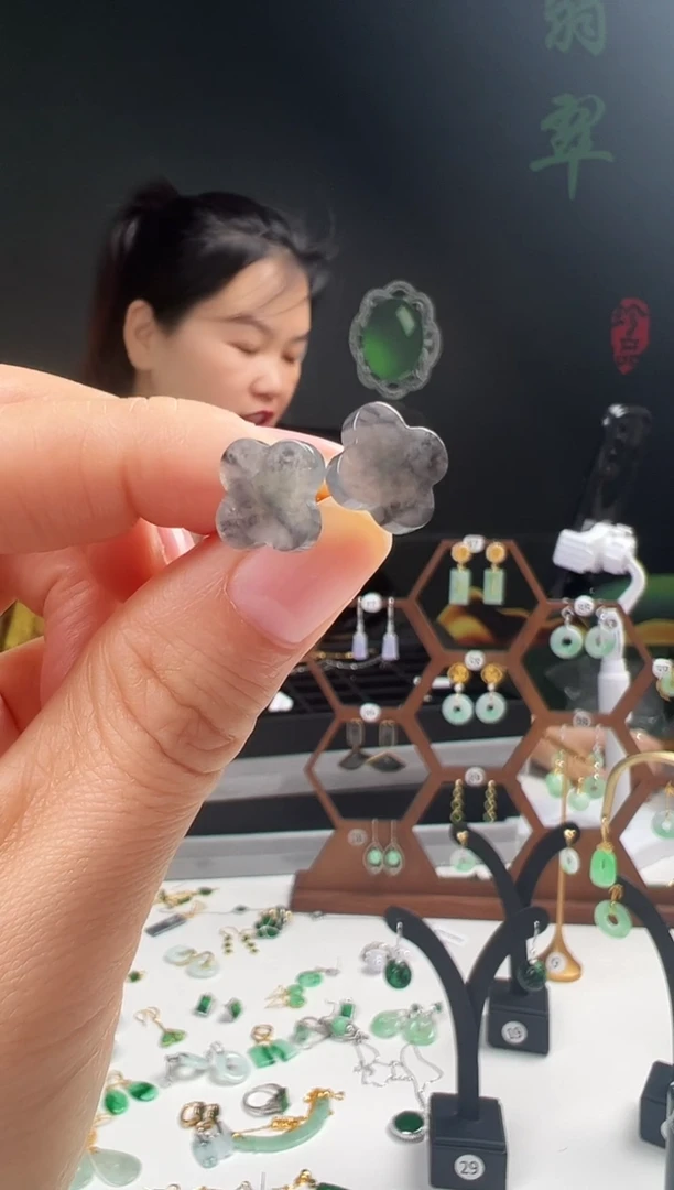 颈饰18K金镶嵌翡翠001