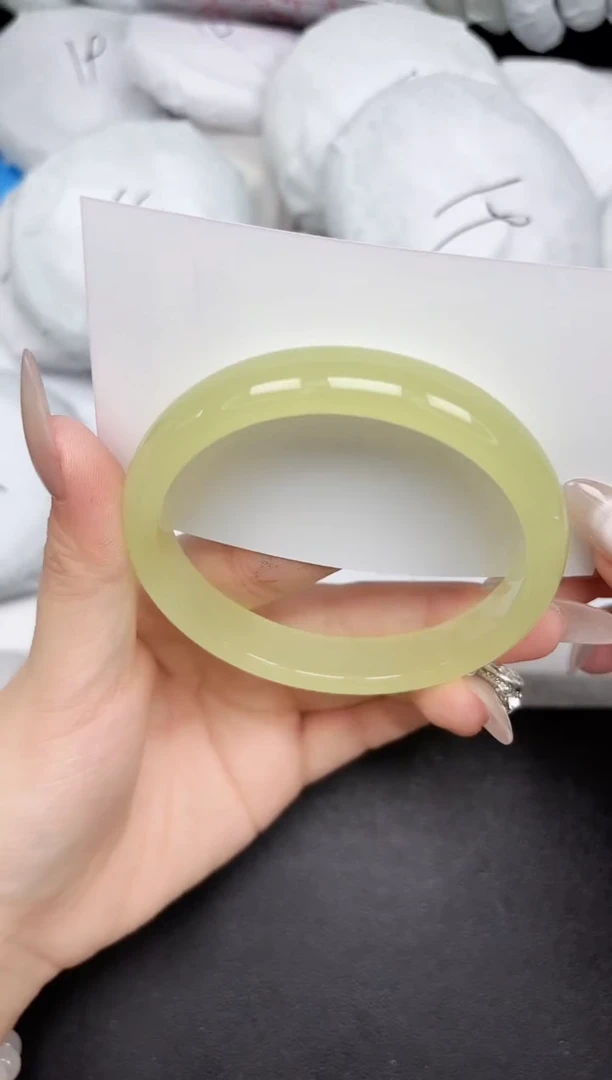 未镶嵌手镯石英质玉168/62.5