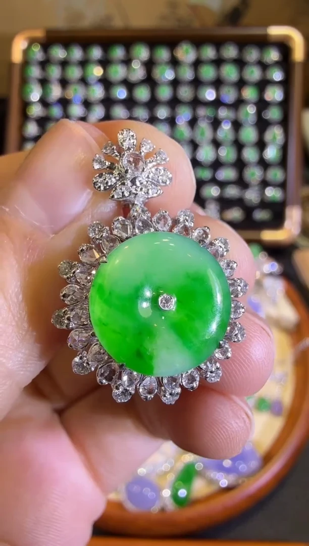 【闪购商品】翡翠吊坠(赠链)18K金镶嵌高冰金丝绿平安扣小吊坠