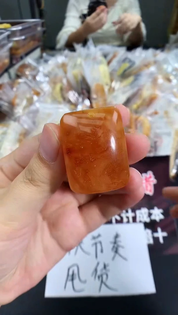 蜜蜡未镶嵌珠宝奇石1