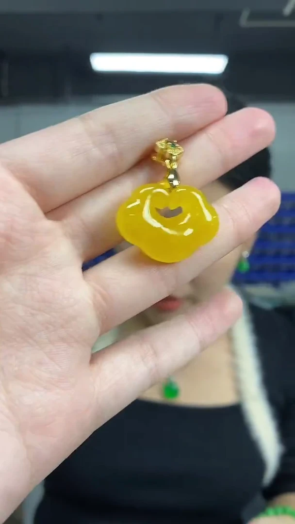 颈饰未镶嵌翡翠多样性发其一颜色微差