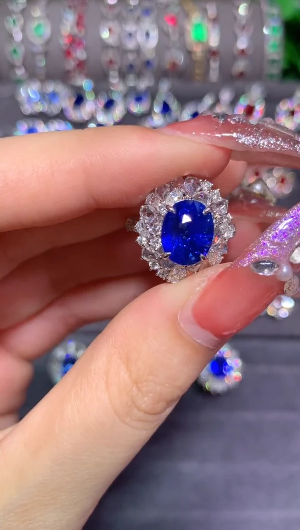 戒指蓝宝石18K金镶嵌5.0CT