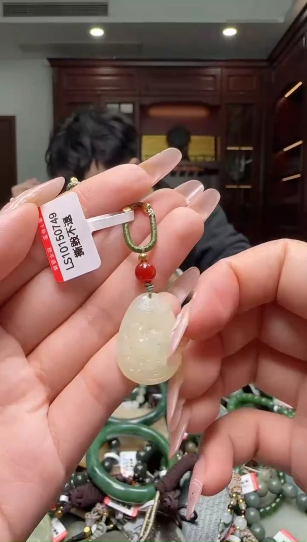 颈饰未镶嵌和田玉多样性发一
