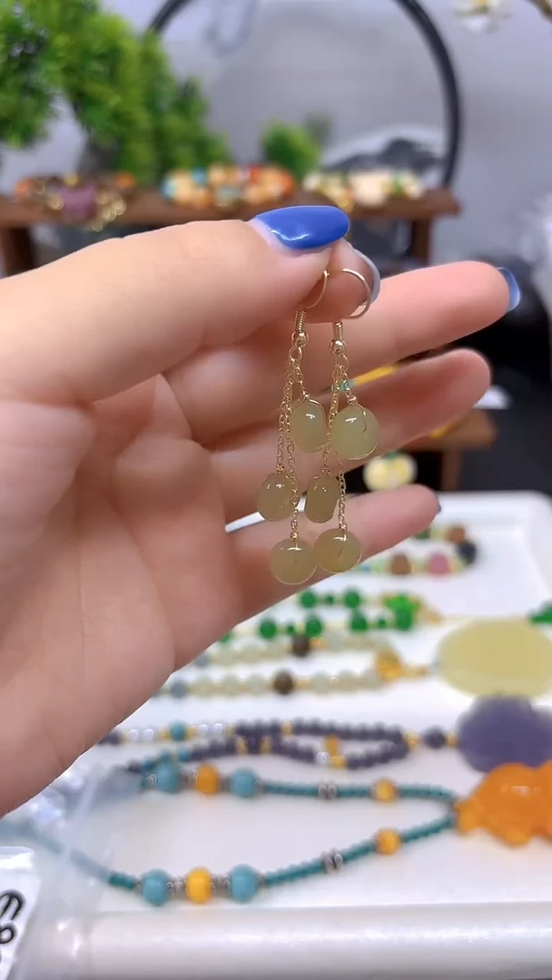 14K金镶嵌和田玉耳饰E841