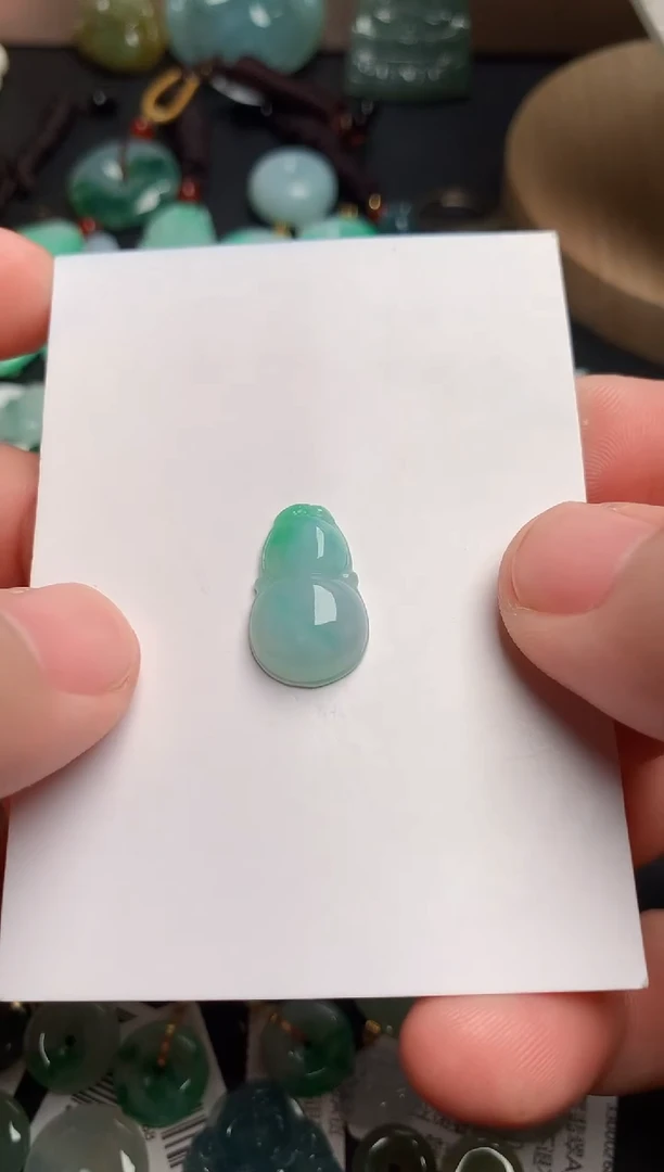 翡翠未镶嵌颈饰1