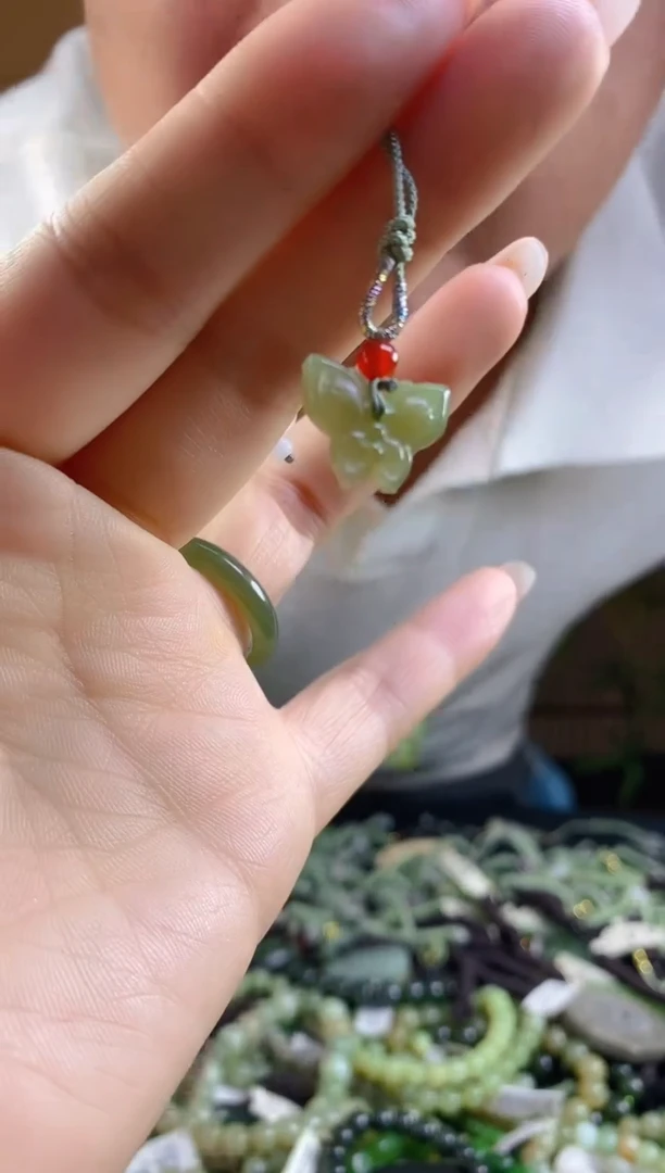 和田玉未镶嵌颈饰多样性发货，拍一发一